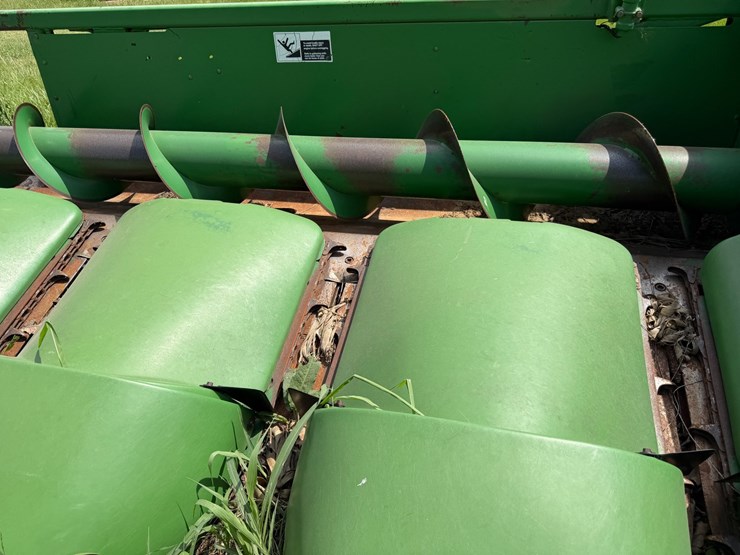 2000-john-deere-894-image-23