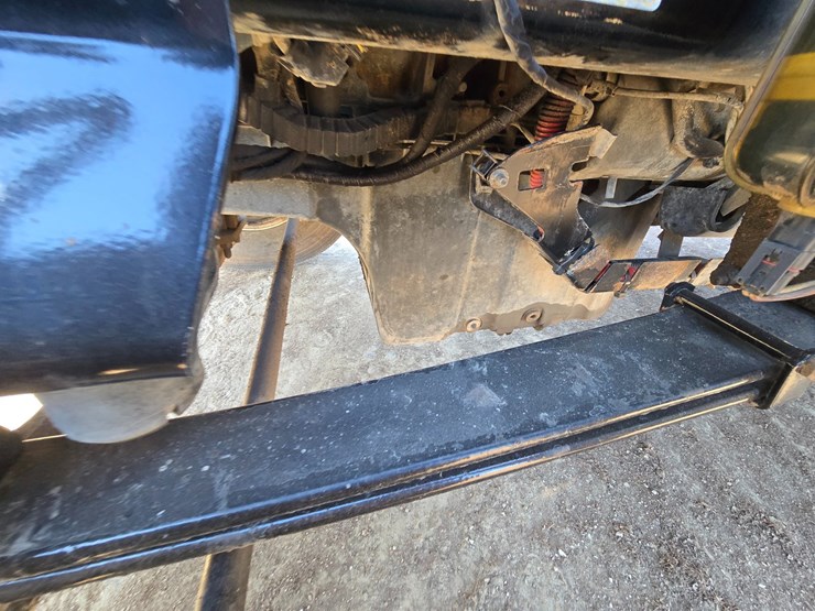 2019-peterbilt-567-image-36