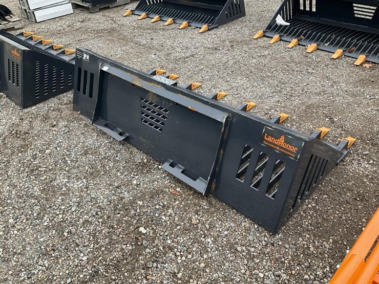 #1374-•-unused-landhonor-78"-skid-steer-rock-bucket-image-3