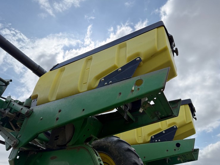 john-deere-1720-image-29