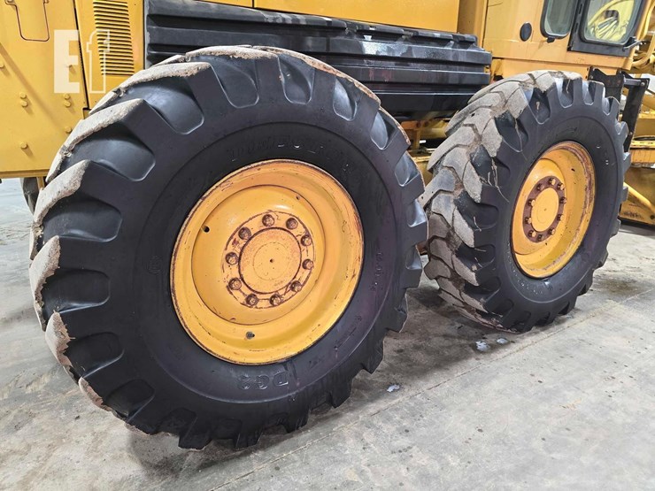 2003-caterpillar-140h-image-31