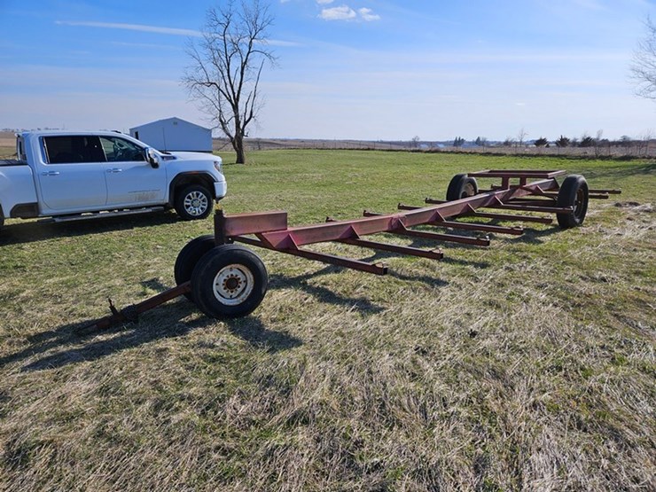 #572-•-11-place-bale-trailer-image-1