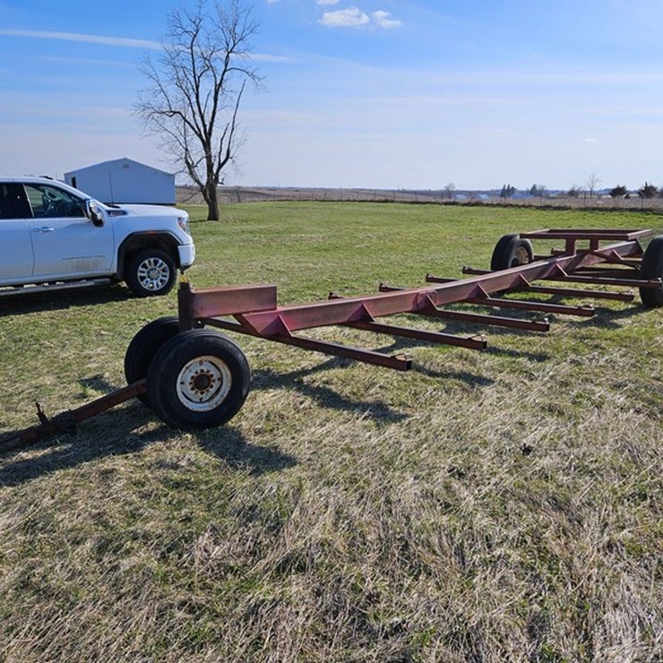 #572 • 11 Place Bale Trailer
