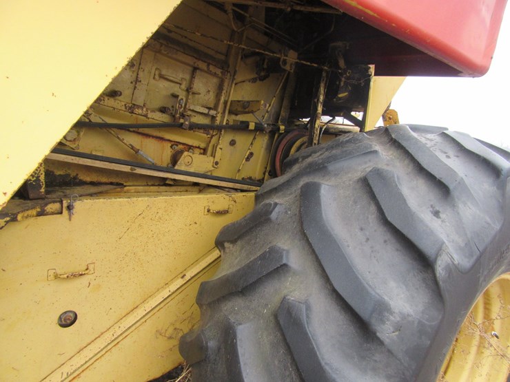 new-holland-tr96-image-19