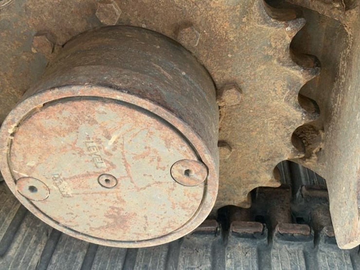 2017-takeuchi-tb240-image-53