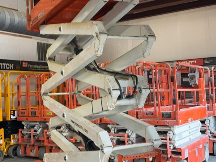 #404-•-2019-snorkel-26'-scissor-lift-image-9