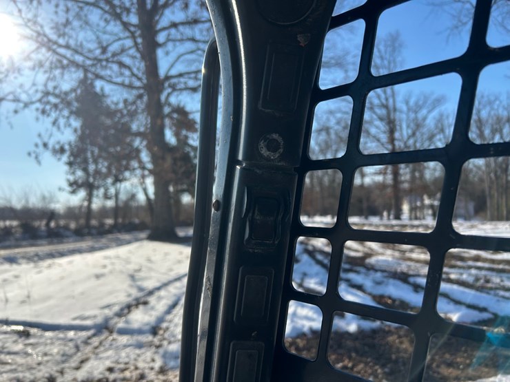 2017-bobcat-t550-image-35