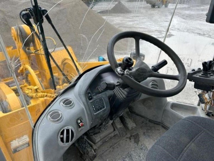 2012-volvo-l220g-image-59