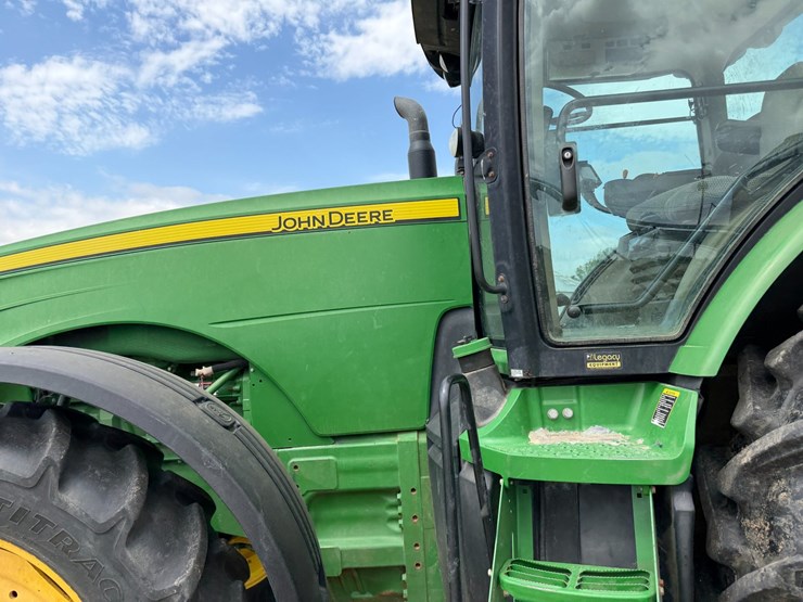 2012-john-deere-8235r-image-30