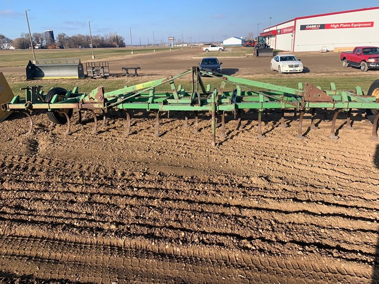 john-deere-1100-image-2