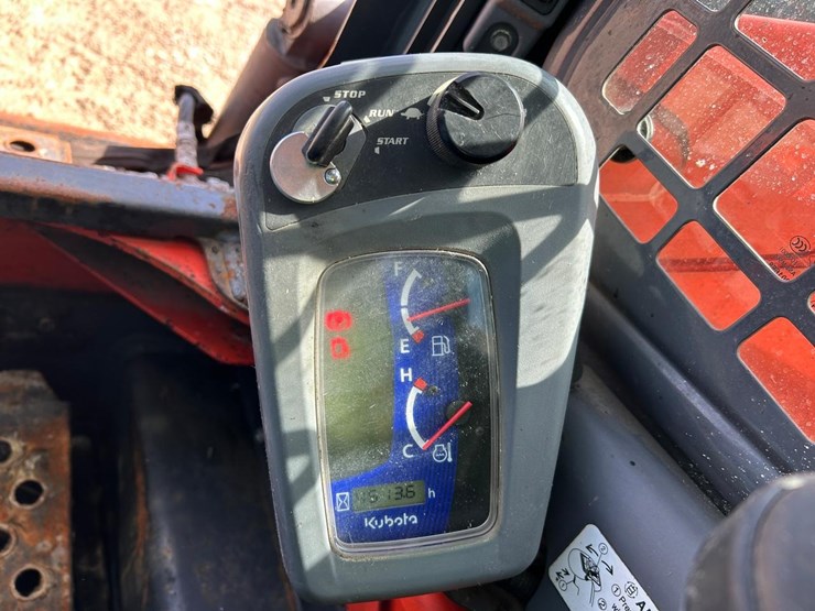 2017-kubota-ssv75-image-18