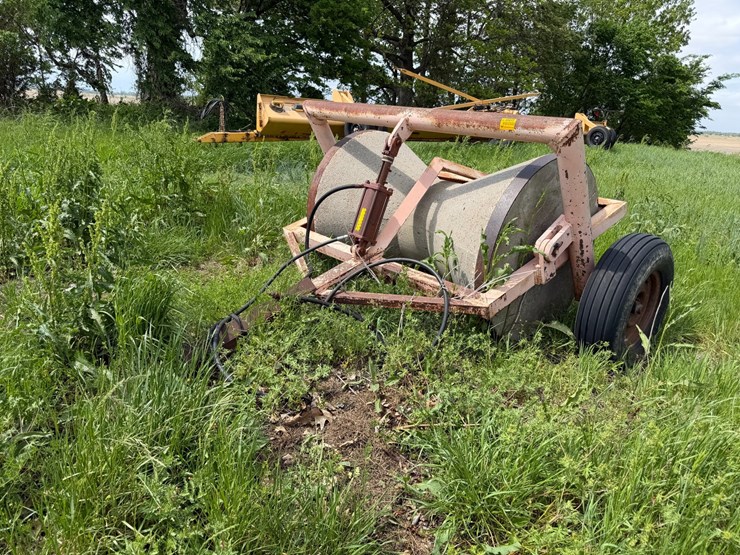 #45277-•-concrete-levee-packer-image-1