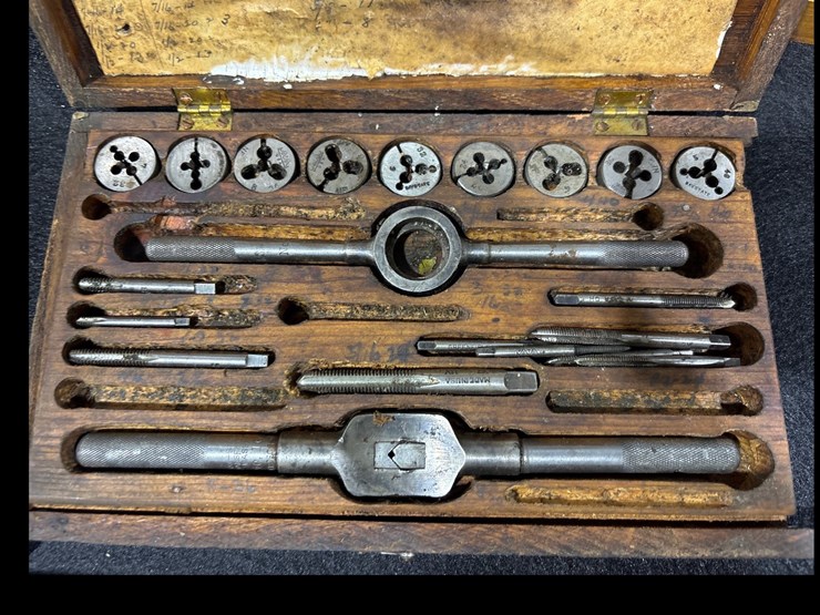 #736-•-set-of-tap-and-dies-image-2