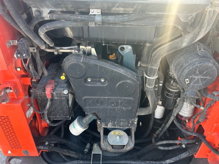 2018-kubota-ssv75-image-28