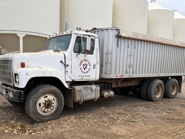 1979-international-f227-image-1