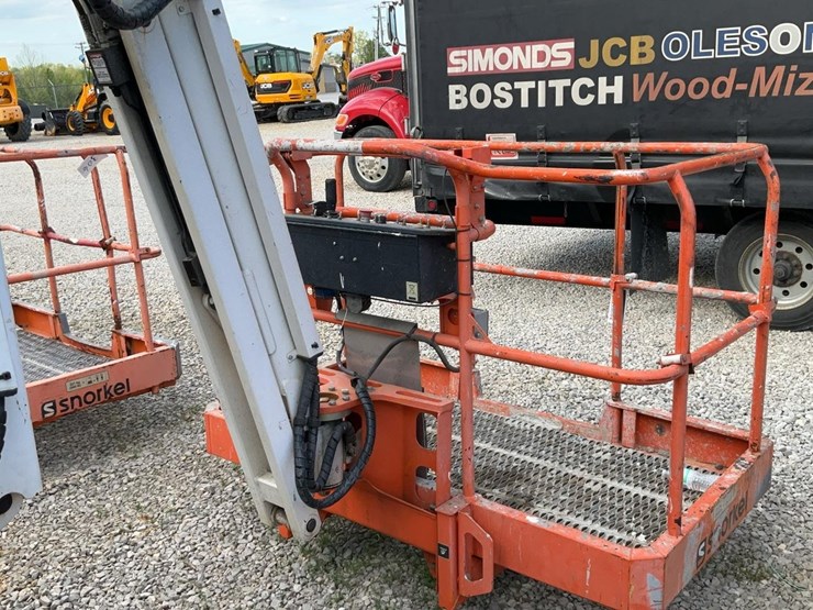 #304-•-2019-snorkel-46'-4wd-articulating-boom-lift-#2-image-22