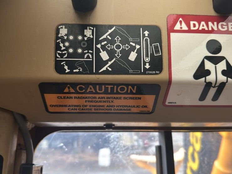 2010-tigercat-lx822c-image-57