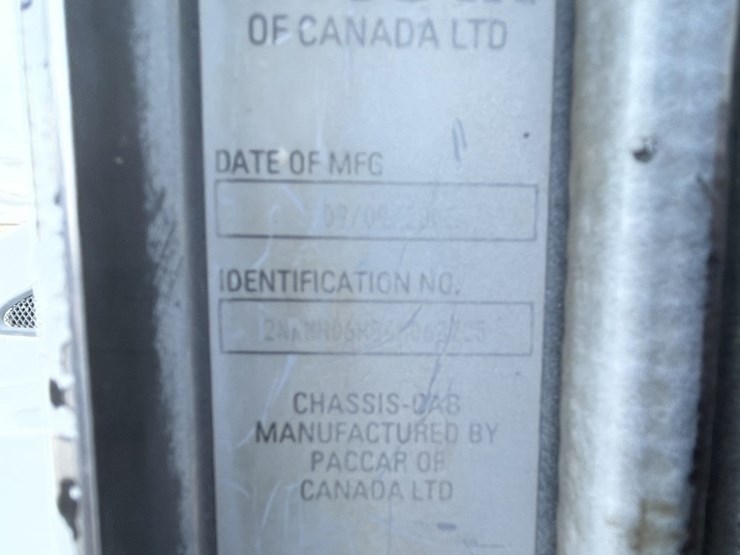 2004-kenworth-t300-image-37