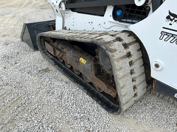 2022-bobcat-t770-image-16