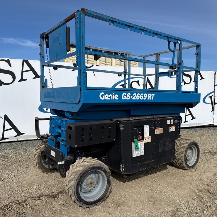 2015 GENIE GS2669RT