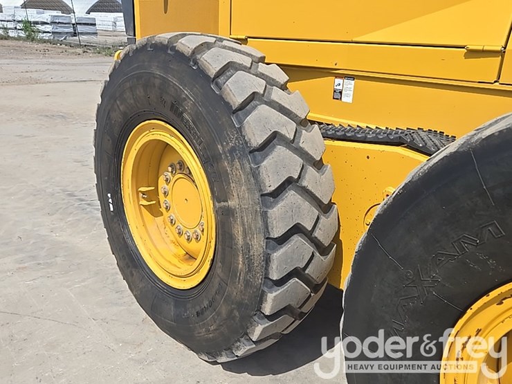 2019-deere-670g-image-22