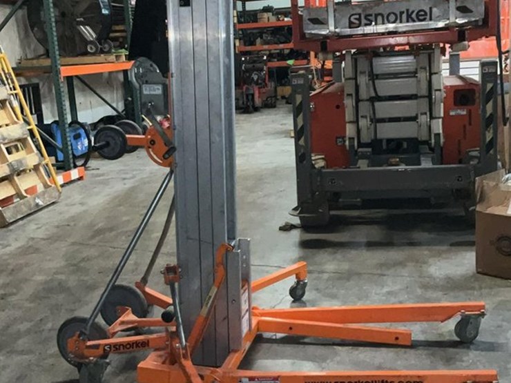 #315-•-2019-snorkel-18'-material-lift-image-4