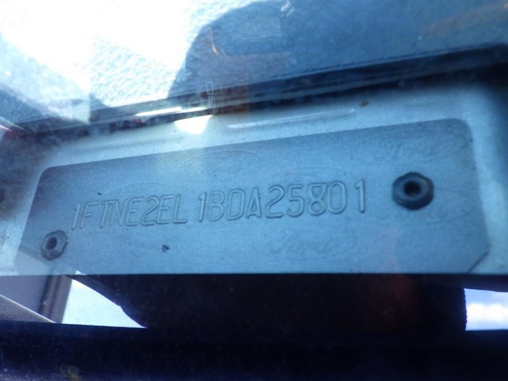 2011-ford-cargo-image-15