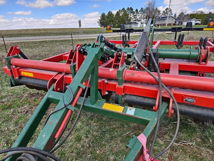 #515-•-brillion-sb-91-9-shank-chisel-plow-image-11