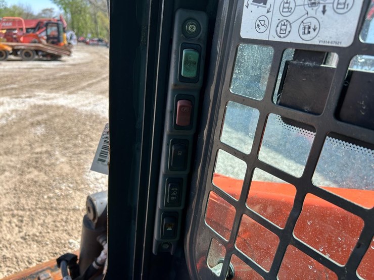 2017-kubota-ssv75-image-20