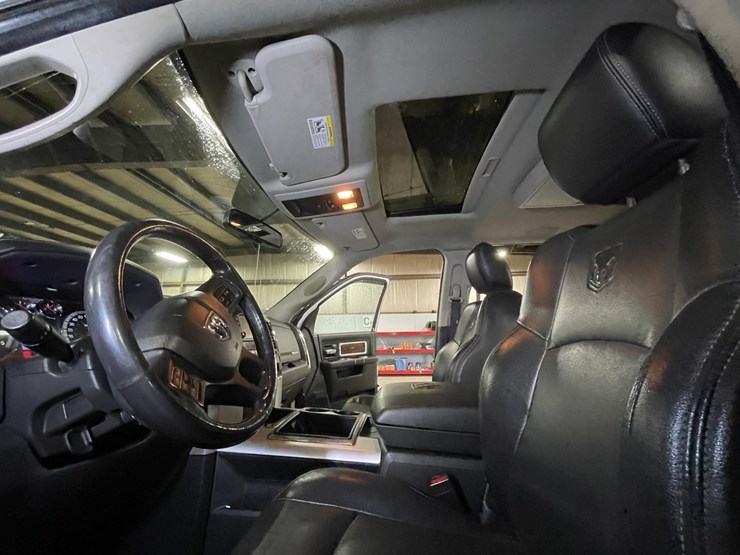 2012-dodge-3500-image-40