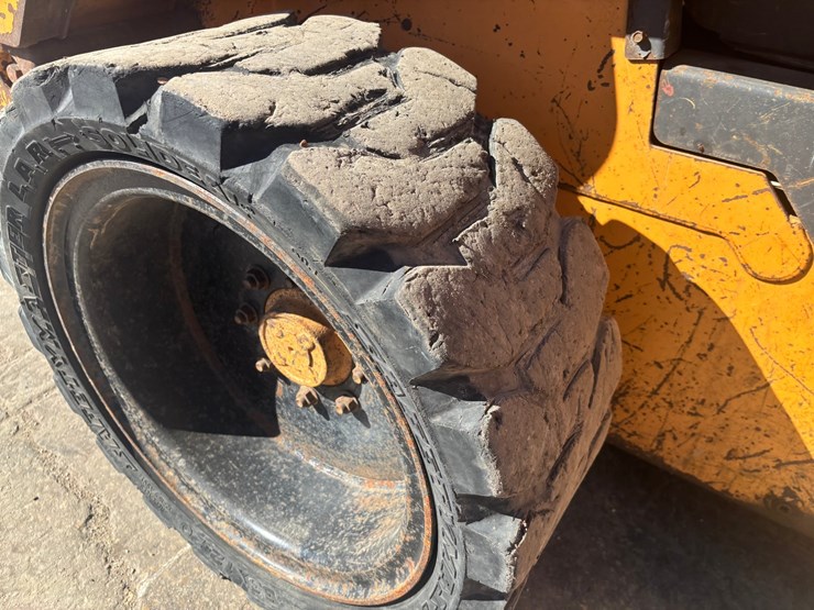 2011-case-sr220-image-53