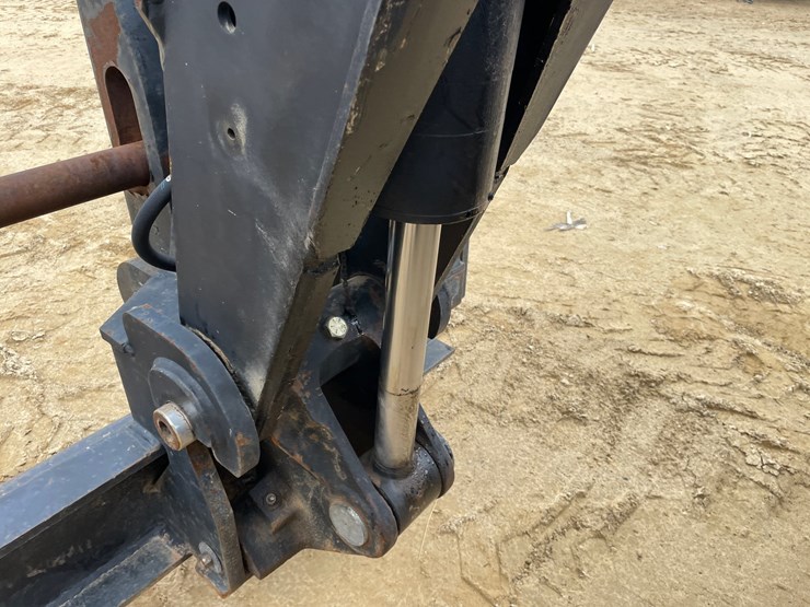 2013-jlg-g6-42a-image-21