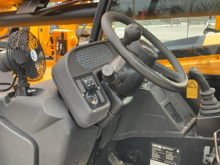 2022-jcb-510-56-image-21