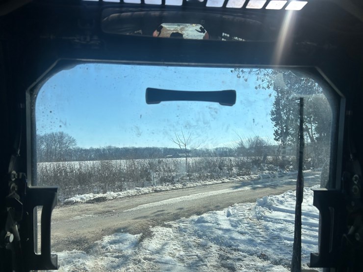 2018-kubota-ssv75-image-45