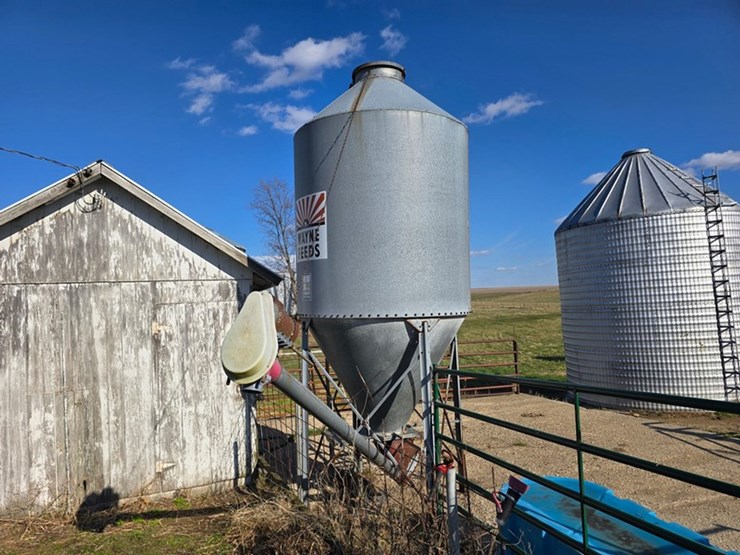 #569-•-wanye-feeds-2t-bulk-bin-image-2