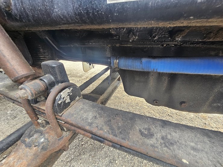 2012-peterbilt-384-image-72