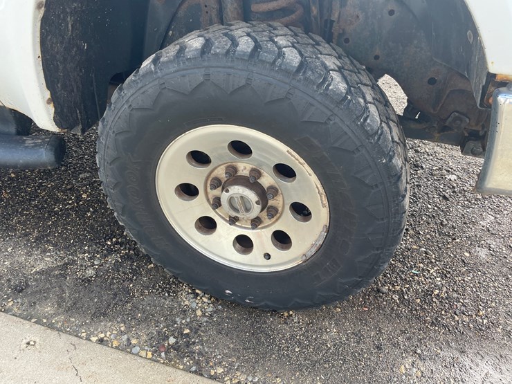 2010-ford-f250-xl-image-11