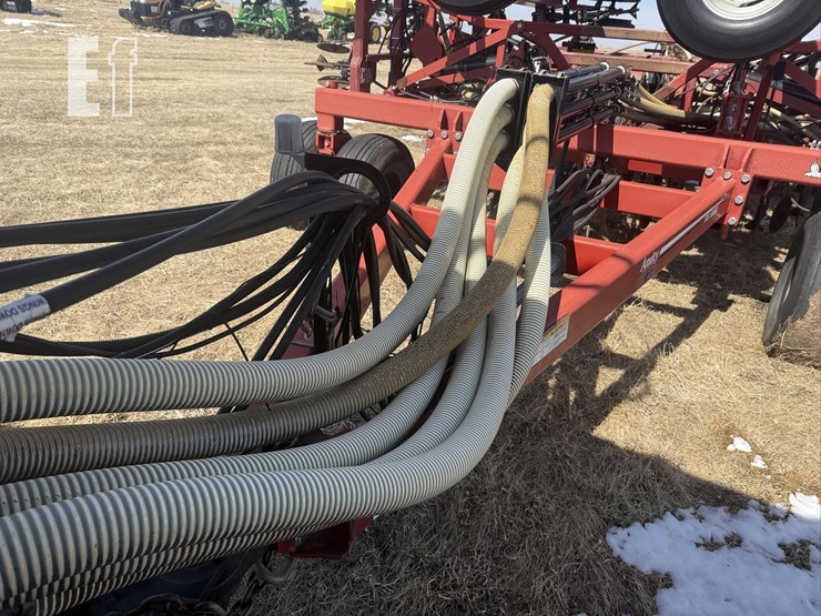 2011-case-ih-3430-image-33