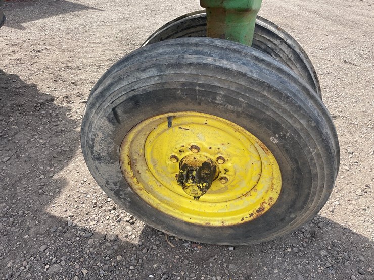 john-deere-b-image-11