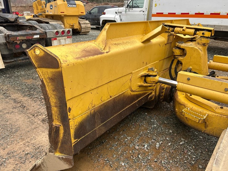 komatsu-d61pxi-23-image-12