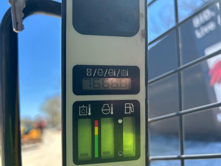 new-holland-l230-image-18