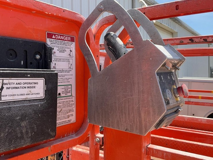#410-•-snorkel-19'-scissor-lift-image-12