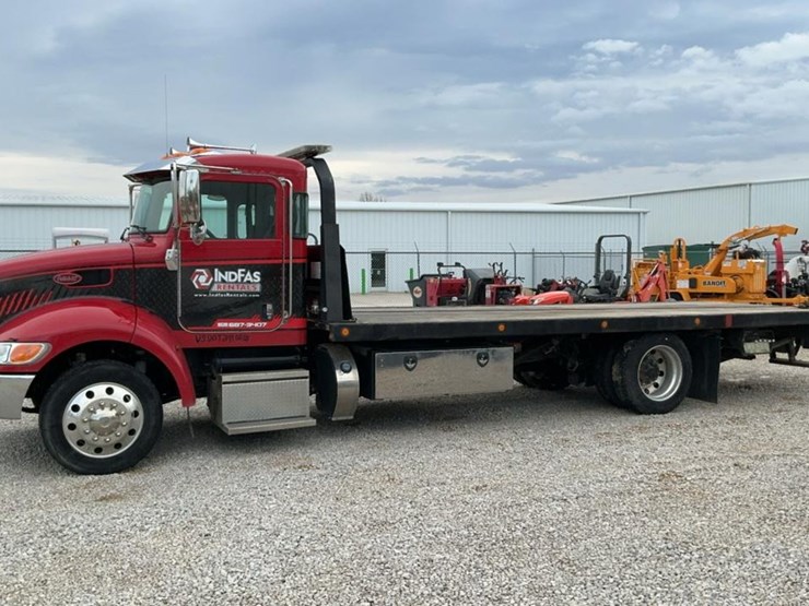 2021-peterbilt-337-image-2