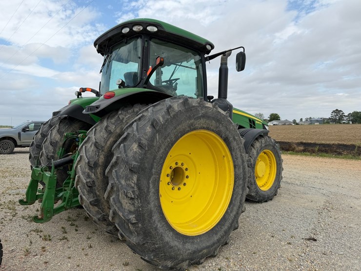 2012-john-deere-8285r-image-3