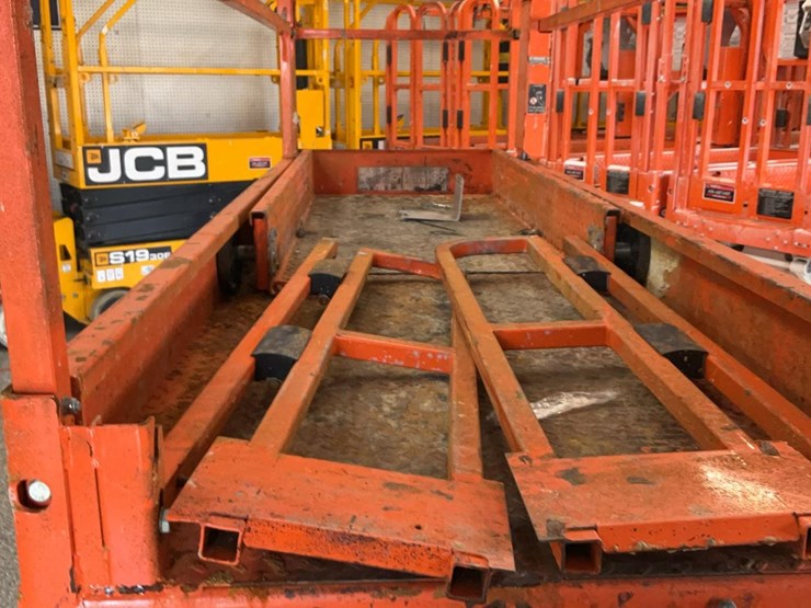 #404-•-2019-snorkel-26'-scissor-lift-image-22