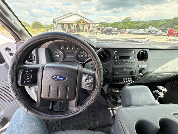 2015-ford-f550-image-11