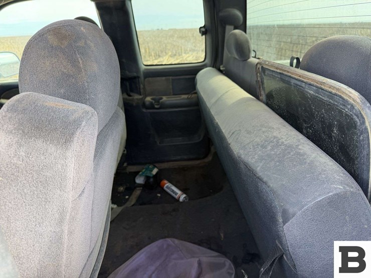 2002-chevrolet-silverado-1500-image-24