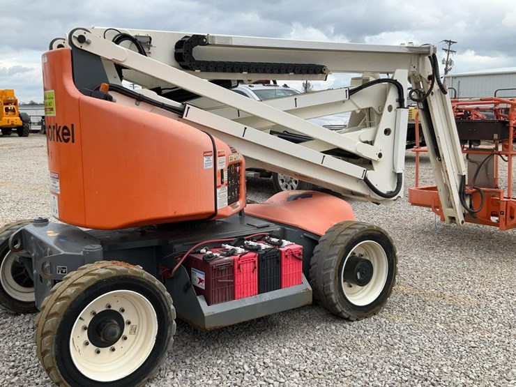 #306-•-2016-snorkel-46'-electric-articulated-boom-lift-image-5