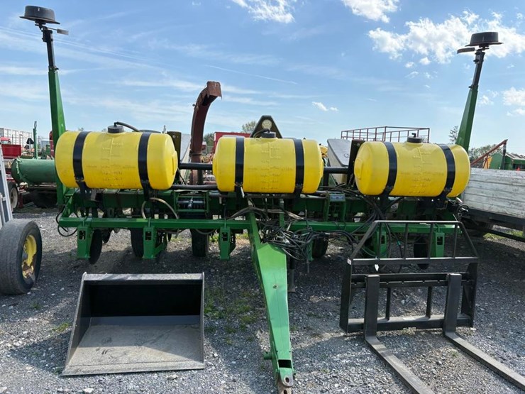 john-deere-7000-image-1