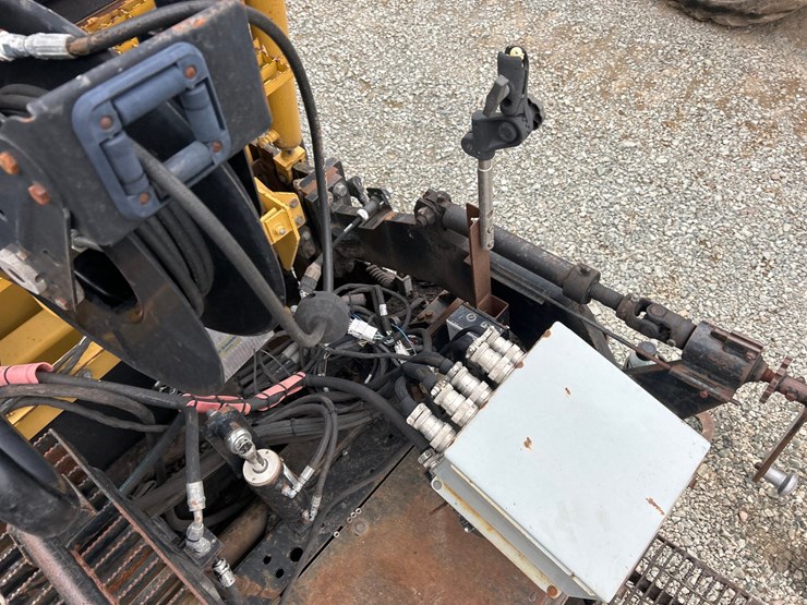 caterpillar-ap-600d-image-53